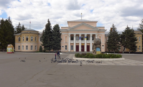 Первомайськ — більшовицька та російськомовна назва. Перейменуванню бути