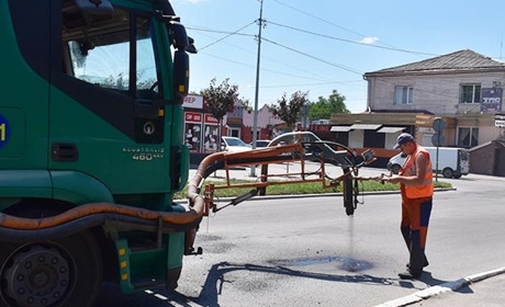 Новини воєнного часу. Старокостянтинівщина. Про ремонт доріг, дні села і квартирну чергу