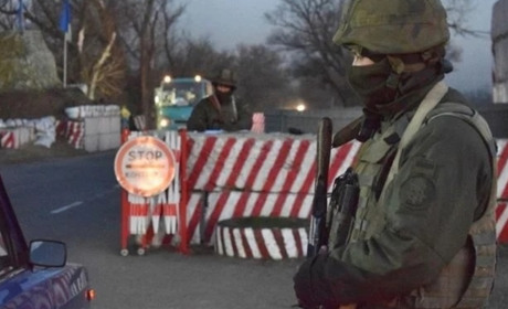 На блокпосту у Мелітополі рашисти вилучають потрібні їм ліки