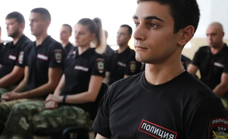 Понад сто поліцейських зі Сватівського, Новоайдарського та Троїцького районів присягнули окупантові