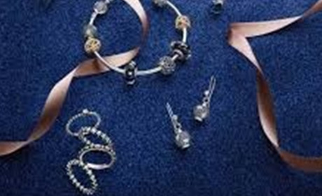 Відкрийте для себе світ прикрас Pandora