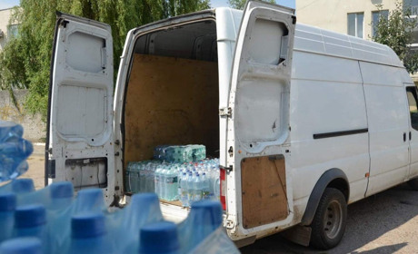 У Балтській громаді збирають бутильовану воду для військових на передову