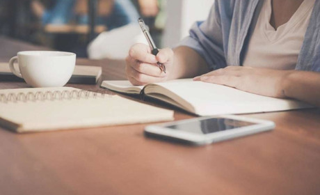 Добірка платформ, де можна вдосконалити свою українську