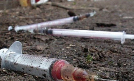 Що робити, якщо дитина поранилась шприцом надворі, - відповідь фахівця