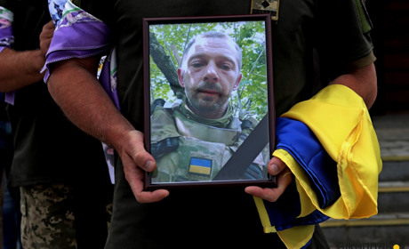 У Нікополі простилися із захисником України Андрієм Коваленком