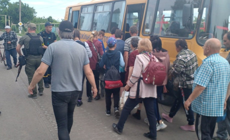 Ми знайшли відповіді на 10 “відмазок”, щоб не евакуюватися з Донеччини
