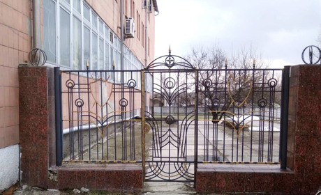 За свої «жарти» чоловік отримав примусове лікування у психіатра