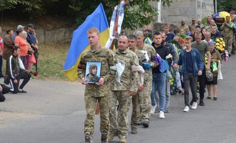 У Балті попрощалися із загиблим 22-річним воїном Дмитром Мадісоном