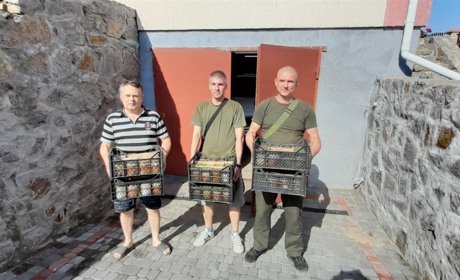 Южноукраїнські волонтери готують м’ясні байрактари для ЗСУ