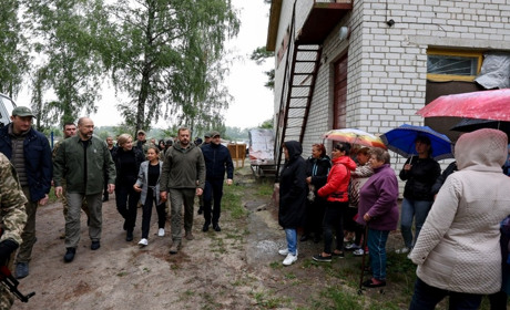Як відновлюється села Чернігівщини після бойових дій побачив Прем’єр-міністр Денис Шмигаль