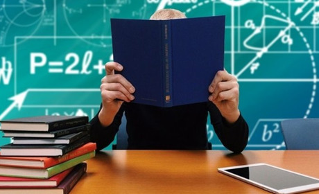 Освітяни знову матимуть відпустку 56 днів — Президент підписав закон