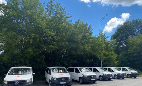 Медикам Сарненського району передали автомобілі