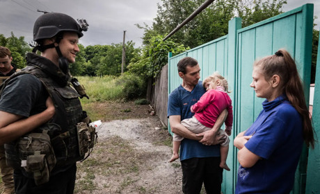 Операція "Евакуація". Як волонтери вмовляють людей виїхати з небезпечних міст