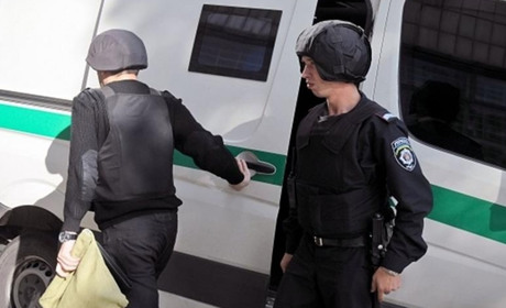 Як працюється інкасаторам у воєнний час, або Про первомайців, які завжди у зоні ризику