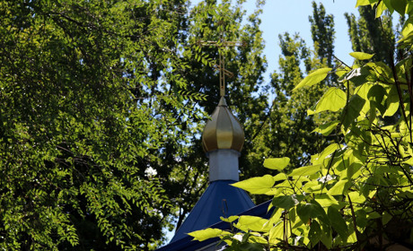 У Нікополі простилися із мешканкою міста, яка загинула через ворожі обстріли армією Росії