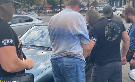 У Кривому Розі затримали посадовця, який коригував вогонь противника по міському аеропорту