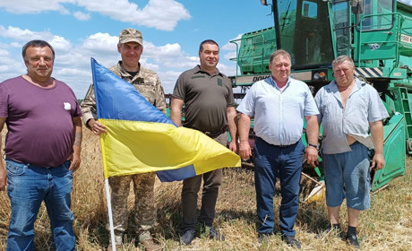 У Волноваському районі горіло сільськогосподарське підприємство. Фото