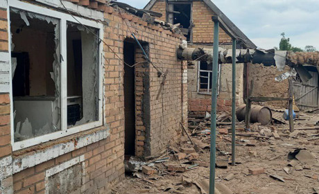 Ворожі обстріли Нікопольського та ще двох районів Дніпропетровщини за ніч: про наслідки від ГУ ДСНС