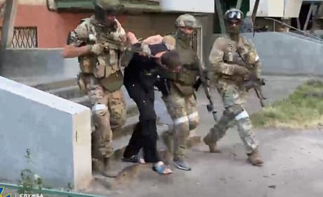 "Зламані ребра, вибиті зуби та сильні опіки": як жителів Херсонщини змушують змиритися з окупацією