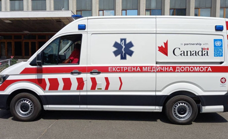 Два нових автомобілі швидкої допомоги допоможуть рятувати життя мешканцям Чернігівщини