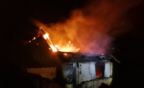 У Стайках знову горів будинок: його гасили ржищівські і кагарлицькі рятувальники