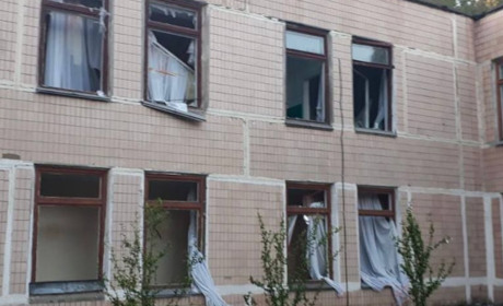 Вночі росіяни випустили по Нікопольському районі до 40 снарядів. Поранена 54-річна жінка