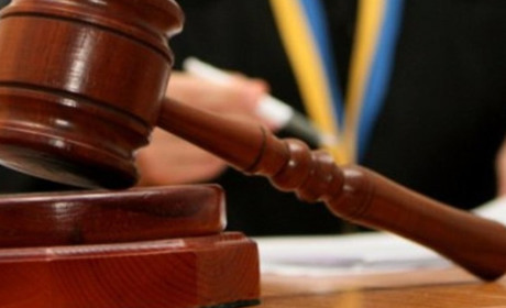 Засудили жителя Старокостянтинівщини, який напав на таксиста та переховувався в росії