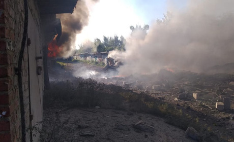 "Денацифікували" гаражі та будинки. Російські окупанти продовжують обстрілювати Нью-Йорк та Торецьк