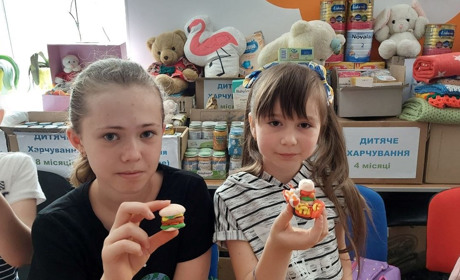 З пластиліну, але такі апетитні: як у Балті святкували День бургера
