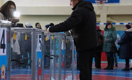 В окупованому Сватовому готуються до “референдуму”. Як можуть сфальсифікувати результати