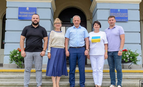 У Чернівцях запрацює Центр допомоги переселенцям з Херсонщини