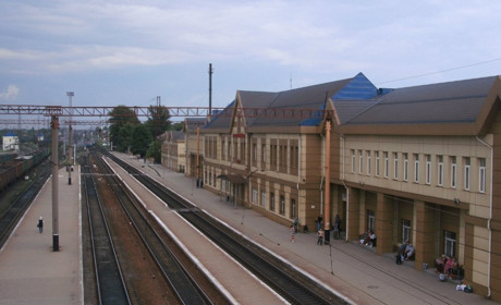 Росіяни завдали удару по залізничному вокзалу Покровська. Є поранені