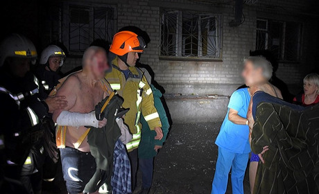 Вночі окупанти вдарили по житлових багатоповерхівках у Миколаєві з «Торнадо-С». Оновлено
