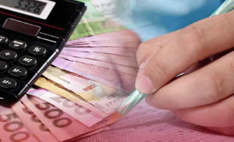 Виплати для переселенців, ціни на пальне та антибіотики за рецептом: що змінилося з 1 серпня