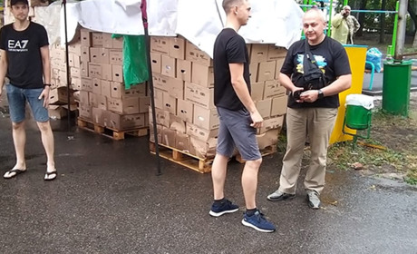 "Люди в черзі зомлівали". Ханіс прокоментував організацію та чергову видачу гуманітрної допомоги