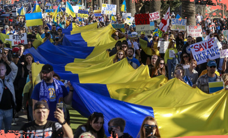 Благоустрій, зарплати, діджиталізація: як українці оцінюють життя в Україні та за кордоном