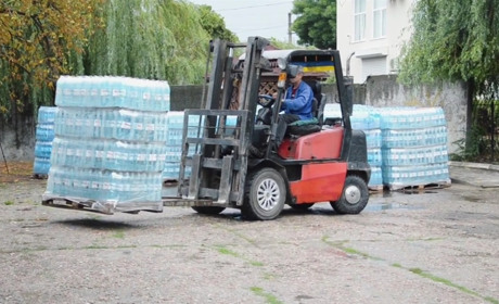 Вода та смаколики для захисників: Балтська громада передала на фронт черговий гуманітарний вантаж