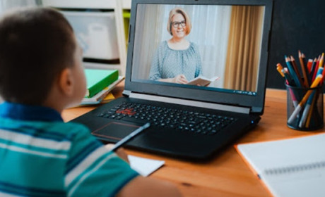 Чи готові батьки у Жовтих Водах відправляти дітей у школу 1 вересня? "За" та "проти" очного навчання