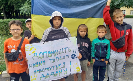 Новини воєнного часу. Старокостянтинівщина. Про волонтерів, заняття з економіки, привласнення коштів