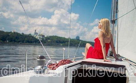 Оригінальний подарунок — оренда яхти в Києві
