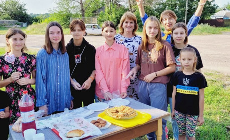 На Переяславщині в Ковалині діти провели благодійний ярмарок на підтримку ЗСУ