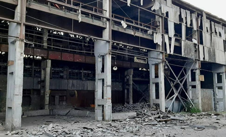 Внаслідок обстрілу Нікополя 46-річний чоловік дістав осколкові поранення і перелом. Деталі