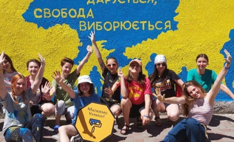 Молодіжна рада знімає відеопривітання для міст-побратимів і проводить музично-літературний вечір