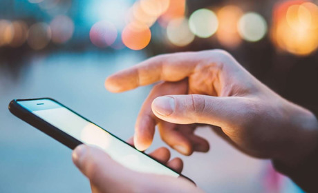 "Vodafone" сповіщатиме переселенців з Луганщини про нові гуманітарні хаби. Як це працюватиме