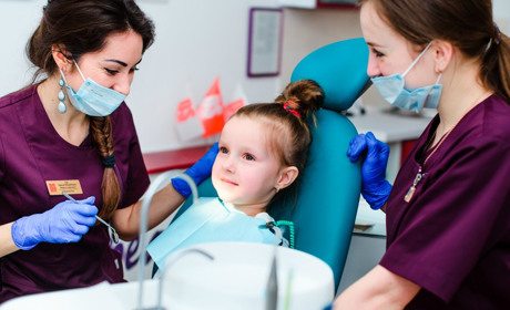 Де лікують зуби дітям у Жовтих Водах: адреси, контакти, відгуки