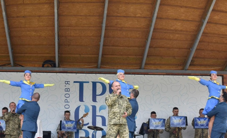 На головній сцені Трускавця з концертом виступили військовослужбовці