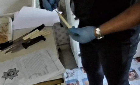 У Жовтих Водах чоловік увірвався до чужої квартири і вдарив ножем двох жінок: деталі