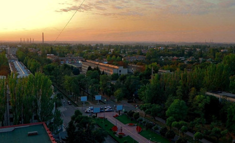 Мешканка Нікополя присвятила вірш рідному місту, яке потерпає від обстрілів російської армії