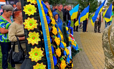 Воював у Бучі, а загинув під Новолуганськом: Прилуччина попрощалась із Захисником Василем Вдовіним