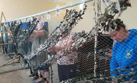 Міжлісянська громада продовжує збирати продукти на ЗСУ та плести маскувальні сітки